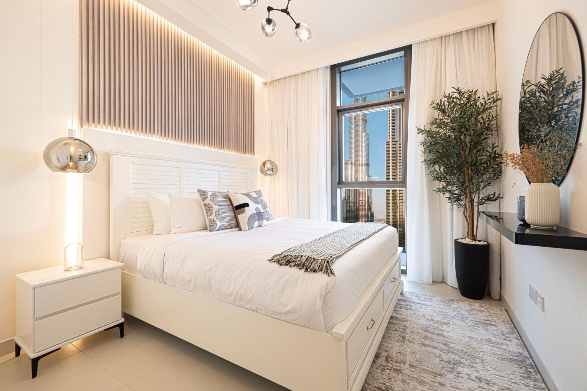 Апартаменты Lux Sky Residence, Burj Crown, Opera Boulevard View By Mall *